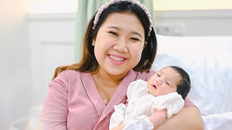 Potret Baby Kayya Putri Kiky Saputri