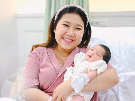 Cerita Kiky Saputri Menyusui, ASI Sudah Keluar di Hari Pertama hingga Belajar dari Lesti Kejora