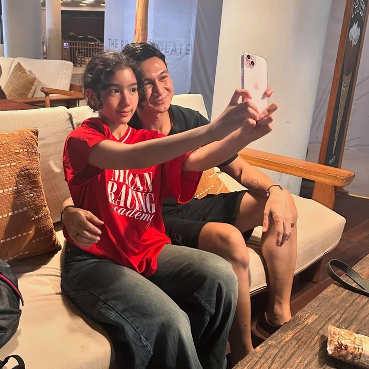 <p>Rasa bahagia atas bertambahnya usia Leticia turut dirasakan oleh netizen, Bunda. Mereka pun mendoakan agar Leticia tumbuh menjadi anak yang sukses dan selalu bahagia. (Foto: Instagram: @leticiajoseph24)</p>