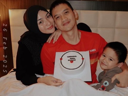 Dikasih Kejutan Citra Kirana dan Sang Anak, Intip 7 Potret Momen Ultah ke-40 Rezky Adhitya