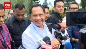 VIDEO:Tito Minta Dirjen Turun Tangan Soal Kades Geli Dapat Nasi Kotak