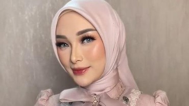 Melahirkan Anak Laki-laki, Zaskia Gotik: Bahagia Banget