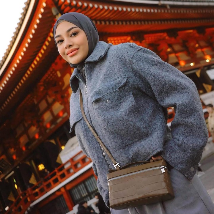 <p>Aurel berhasil memangkas berat badan hingga 15 kilogram (kg) karena menjalani program diet dengan pendampingan dokter gizi. Setelah berat badannya turun, Aurel mulai sering padu padan OOTD dalam gaya kesehariannya, Bunda. (Foto: Instagram @aurelie.hermansyah)</p>