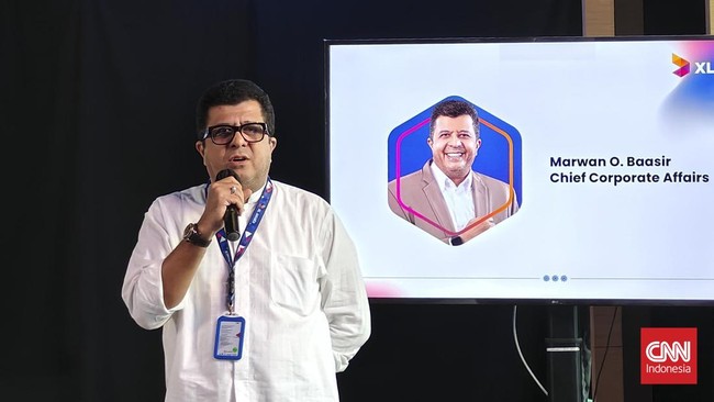 Chief Corporate Affairs XL Axiata Marwan O. Baasir menyatakan pengunduran dirinya di tengah proses merger perusahaan dengan Smartfren.