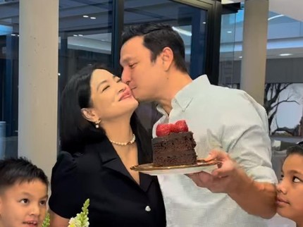 Christian Sugiono Ultah, Simak 5 Momen Titi Kamal Beri Kejutan hingga Bikin Kue Spesial