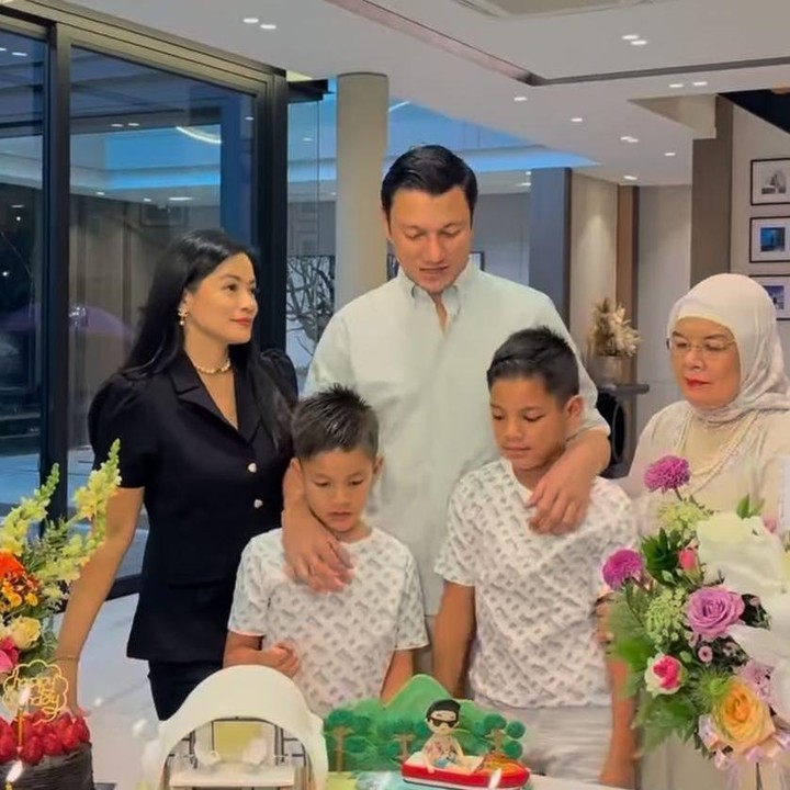 <p>Kabar bahagia tengah menyelimuti Christian Sugiono yang baru saja berulang tahun pada 25 Februari 2025. Momen ulang tahunnya yang ke-44 itu tampaknya lebih spesial dari tahun sebelumnya, Bunda. (Foto: Instagram@titi_kamall)</p>