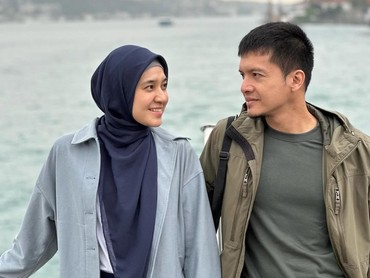 img-title Dhini Aminarti dan Dimas Seto Ingin Nikmati Momen Ramadan Bareng Keluarga