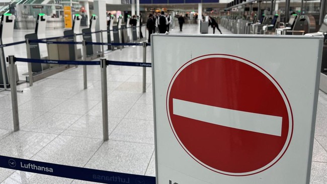 Serikat pekerja mogok kerja karena tuntut kenaikan upah, ratusan penerbangan di bandara Jerman dibatalkan.