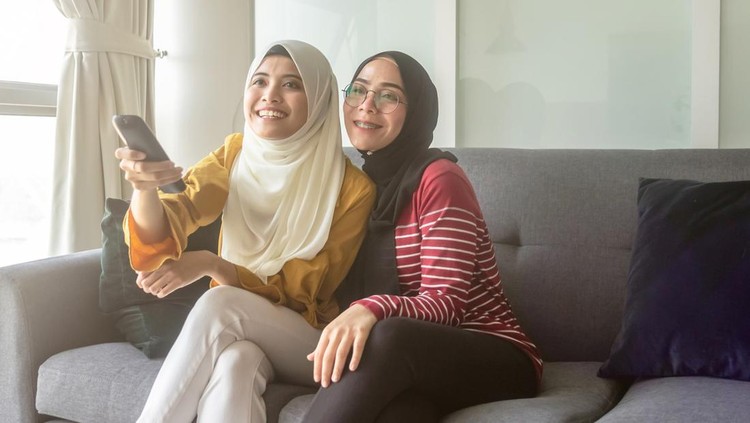 Ilustrasi Nonton TV Ilustrasi Nonton TV