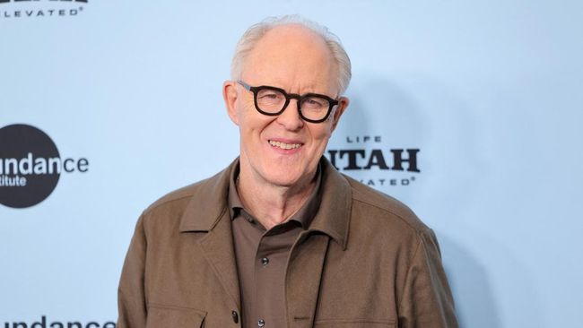 John Lithgow mengakui cukup ketakutan setelah ia dipastikan memerankan sosok Profesor Dumbledore dalam serial Harry Potter.