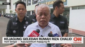 VIDEO: Kejagung Geledah Rumah Riza Chalid