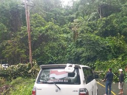 Akses Jalan Padang-Pekanbaru Terputus Akibat Longsor di Limapuluh Kota