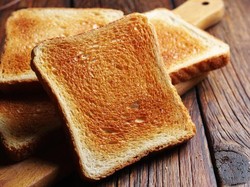 Mahal! Roti Panggang Tipis Pembeli Harus Bayar Rp 58 Ribu