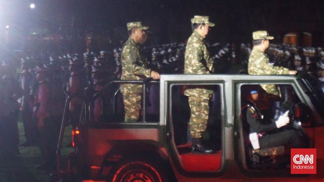 Presiden Prabowo memimpin kegiatan parade senja retret kepala daerah di Akmil Magelang. Apakah parade senja itu?