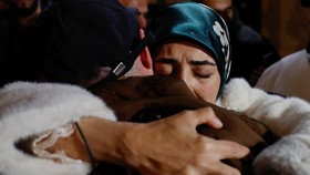 FOTO: Sukacita Warga Sambut Tahanan Palestina yang Dibebaskan Israel