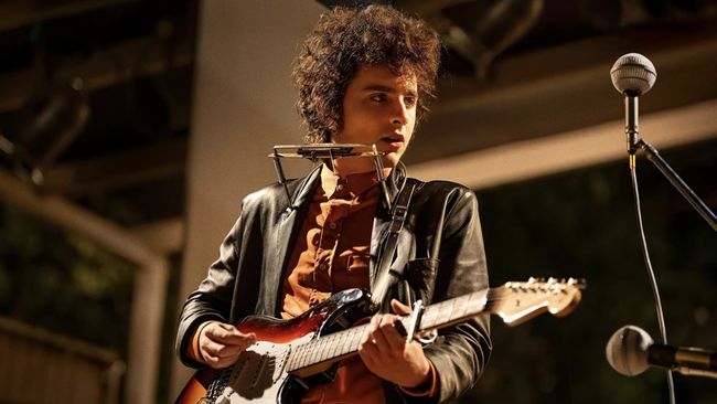 Review film: A Complete Unknown menjelma menjadi panggung bagi Timothee Chalamet yang sukses menyuguhkan akting mengagumkan sebagai Bob Dylan.