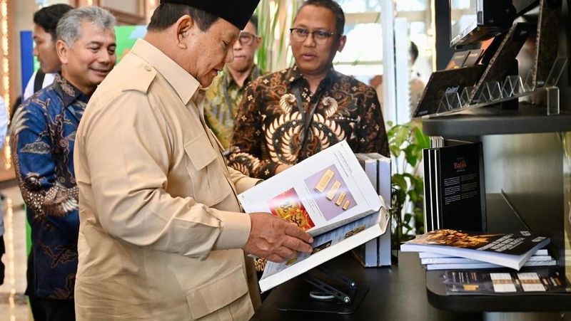 Sehari setelah diresmikan oleh Presiden Prabowo Subianto pada Rabu (26/2), animo masyarakat terhadap layanan Bank Emas Pegadaian meningkat tajam