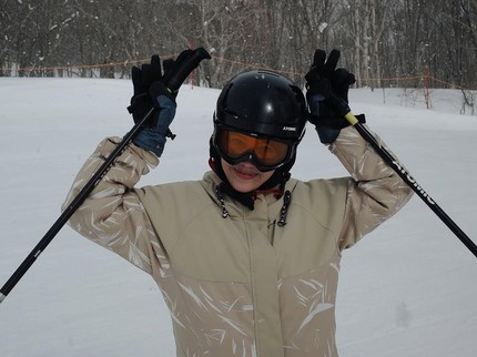 Anggika Bolsterli Main Ski di Jepang saat Hamil 5 Bulan, Intip Potretnya Bun