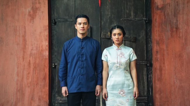 Sinopsis Pernikahan Arwah tentang teror leluhur kepada pasangan muda (Morgan Oey dan Zulfa Maharani) yang hendak menikah.