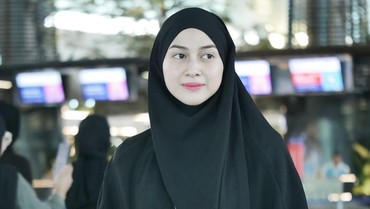 img-title Kabar Duka, Ayah Nina Zatulini Meninggal Dunia