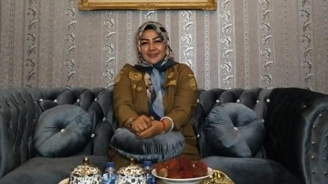 Kepala Desa Gunung Menyan, Bogor, Wiwin Komalasari mengklaim tidak ada niat untuk meremehkan nasi kotak yang membuat ia viral.