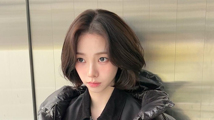 img-title 5 Transformasi Gaya Rambut Karina 'aespa' yang Penuh Pesona, Terbaru Tampil dengan Bob Hair!