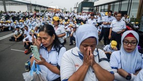 Harap-Harap Cemas Tina-Yati Menanti Kepastian Sritex Beroperasi Lagi