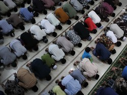 Niat Sholat Tarawih Sendiri Lengkap Tata Caranya