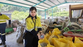 Komitmen Kuat Merdeka Copper Gold Kelola Sampah, Libatkan Warga Lokal