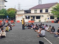 Polisi Amankan 64 Pemuda Saat Pesta Miras-Bawa Sajam di Semarang