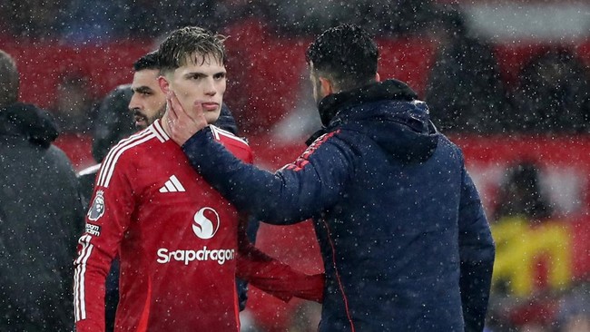 Alejandro Garnacho dilaporkan berbicara empat mata dengan pelatih Ruben Amorim setelah Manchester United menang 3-2 atas Ipswich Town, akhir pekan lalu.