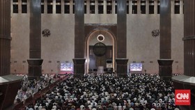 Doa sesudah Sholat Tarawih dan Witir: Arab, Latin, Artinya