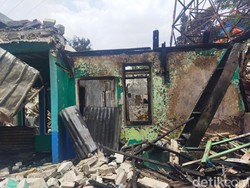 Warga Sempat Padamkan Api Kebakaran di Duren Sawit Pakai Air Comberan