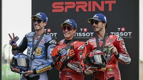 FOTO: Momen Indah Marquez Asapi Bagnaia di Sprint Race MotoGP Thailand
