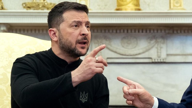 Presiden Ukraina Volodymyr Zelensky mengecam tanggapan Presiden Rusia Vladimir Putin terhadap usulan gencatan senjata sebagai "sangat manipulatif".