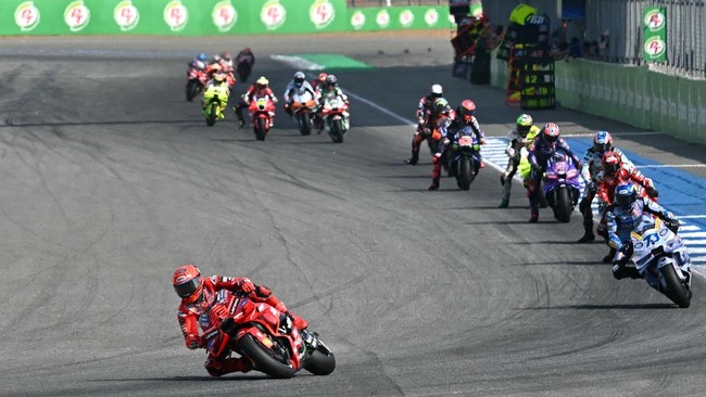 Marc Marquez berhasil memenangi sprint race MotoGP Thailand 2025 usai mengukir hasil tercepat di Sirkuit Buriram, Sabtu (1/3).