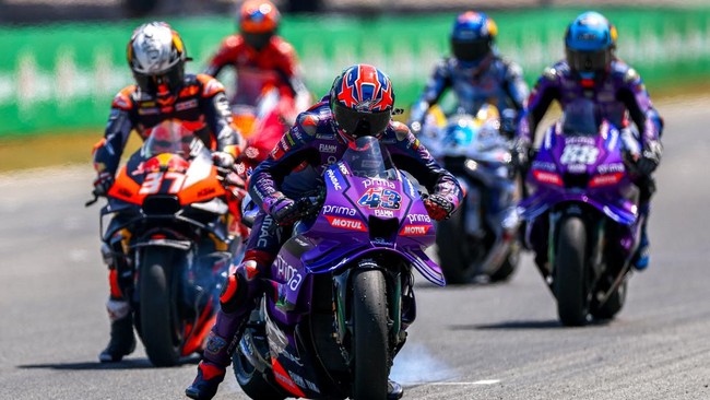 Pembalap Australia, Jack Miller, menegaskan ingin bertahan di Yamaha bersama Pramac dan menjadi rekan satu tim Toprak Razgatlioglu pada MotoGP 2026.