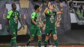 Hasil Liga 1: Persebaya Sikat Persib 4-1