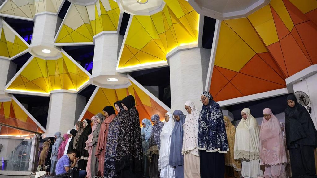 Kapan Sholat Tarawih Pertama di Bulan Ramadhan 2026?