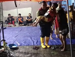 Banjir Perum Omah Indah Gresik, Bocah 9 Tahun Digigit Ular