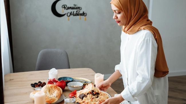 3 Cara Mudah Mengelola Diabetes selama Ramadan agar Puasa Lancar