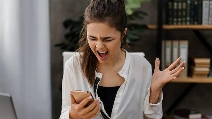 img-title Sering Kebawa Emosi? Ini 5 Tanda Pola Pikir Kamu Belum Matang Secara Emosional