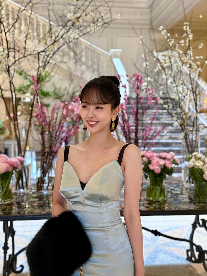 Kim So Hyun oleh Dolce & Gabbana Show