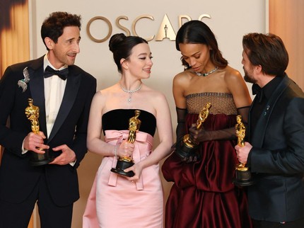Kieran Culkin Tagih Sang Istri agar Hamil Anak Keempat saat Terima Penghargaan Oscar 2025