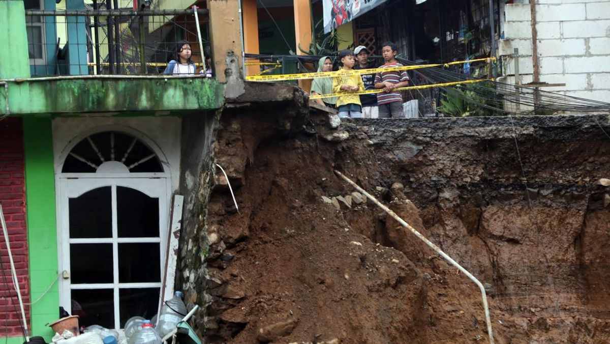 Pria yang Terseret Banjir di Puncak Bogor Ditemukan Tewas