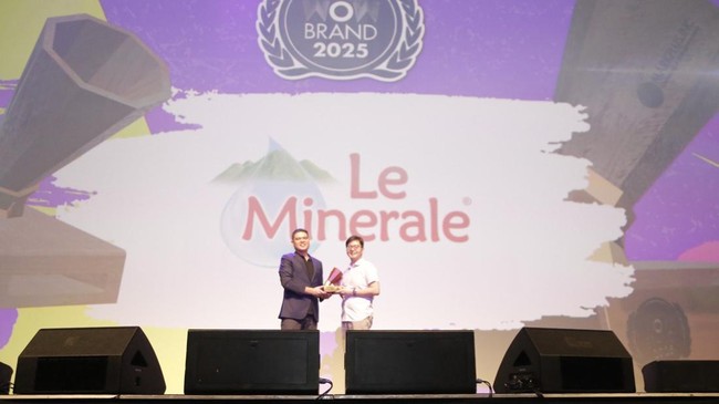 Le Minerale meraih WOW Brand 2025 sebagai air mineral paling direkomendasikan, berkat kualitas unggul dan kepercayaan kuat dari konsumennya.