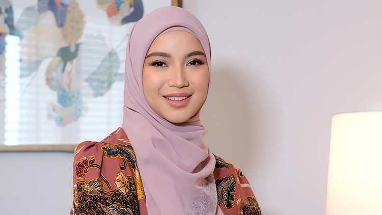 Chacha Frederica menulis curhatan tentang kenangannya melahirkan sang putri Cassia Shakir Ganinduto, di awal pandemi COVID-19 tahun 2020. Berikut kisahnya.