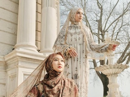 5 Potret Outfit Lebaran Rancangan Desainer Perempuan Indonesia, Dian Pelangi Terinspirasi Keindahan Istana di Turki