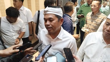 Beda Pendapat Dedi Mulyadi dan Mendikdasmen soal Aturan Wisuda