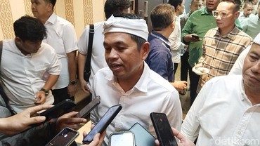 Berikan Sikap Cuek Saat Disapa Warga, Dedi Mulyadi: Saya Sombong Demi Diri Sendiri